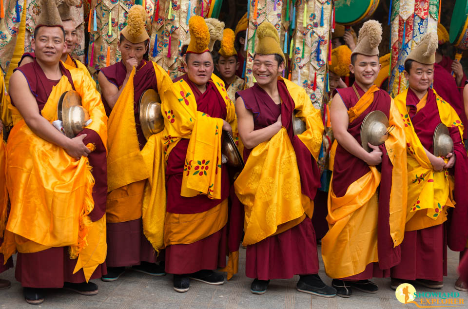 Monks are preparing a ritual 