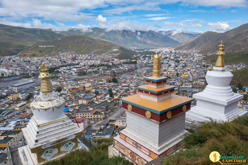 The view of Yushu town from Gyegu Monastery