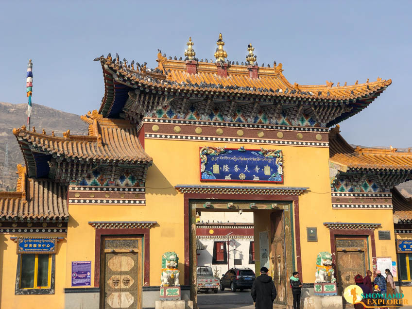 Rongwo Monastery gate