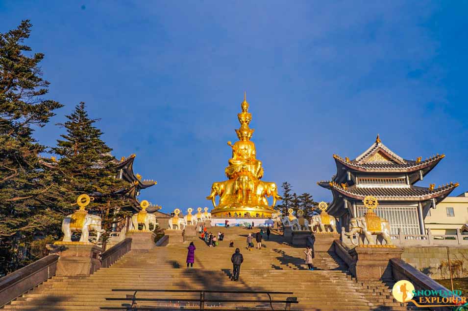 The Golden Statue on the summit of Mount Emei