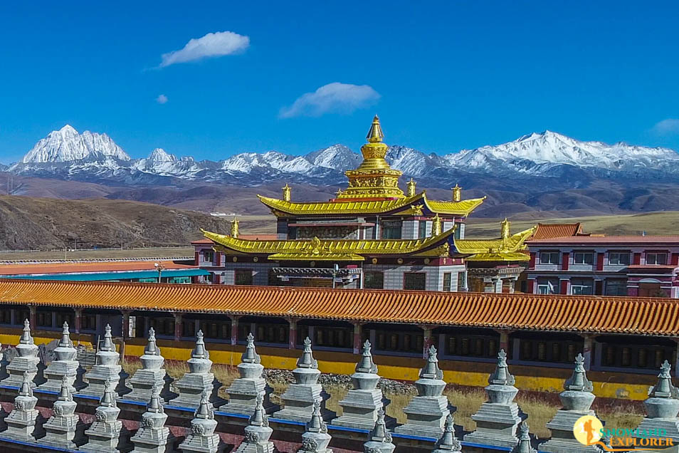 Tagong Stupa and Mount Yala in distance 